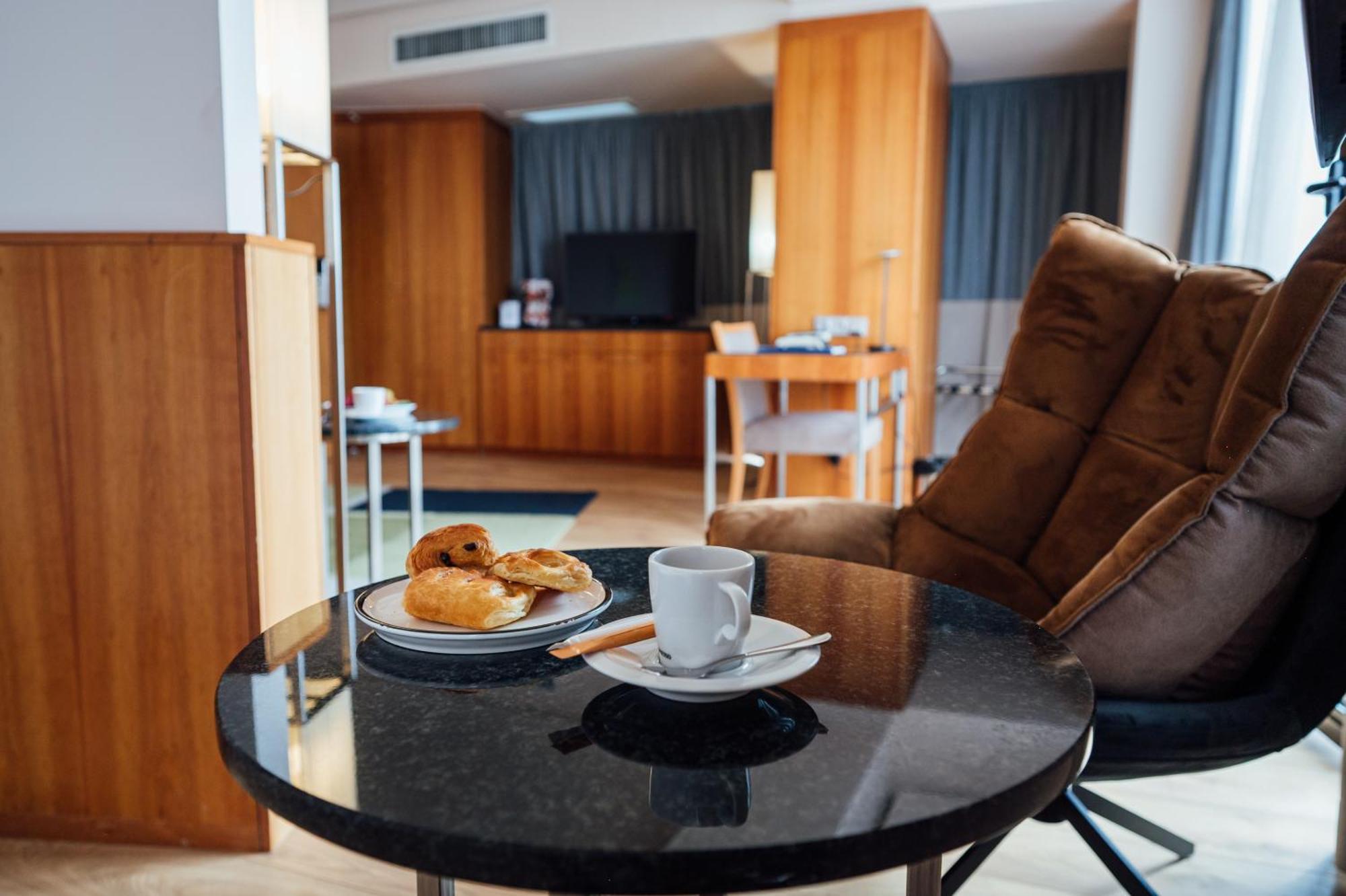 Peakture Hotel Bucarest Exterior foto